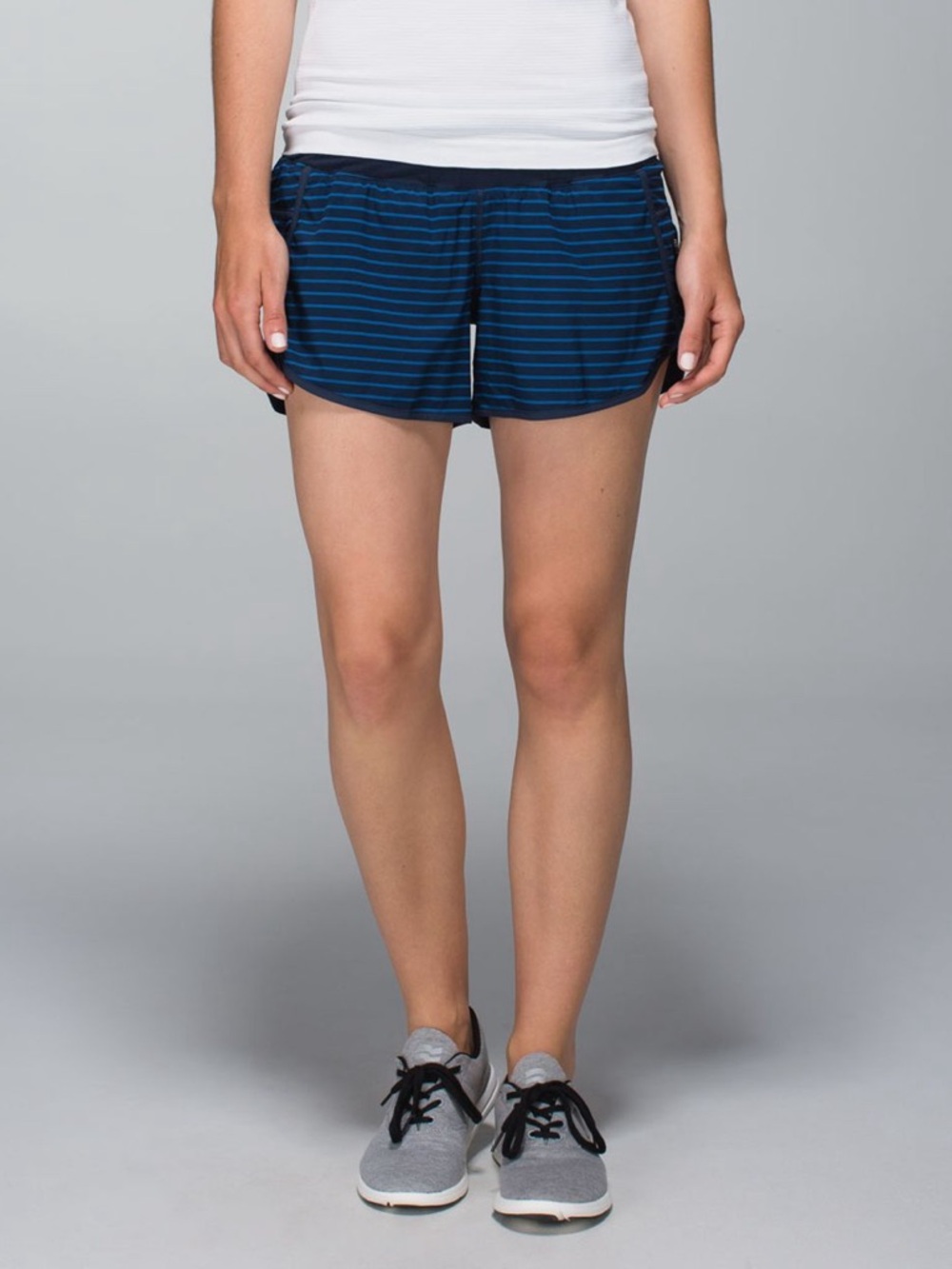 Lululemon Tracker Shorts II Size 4